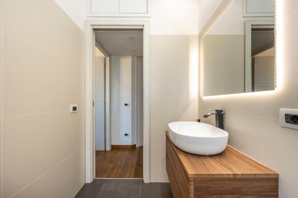 Stylish Apartment Rome Air Conditionig Wifi Tv 50 Metro 4 Minutes Away Roma Exterior foto